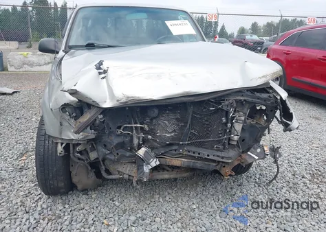 2002 Toyota Tacoma z USA, uszkodzony, nr VIN 5TEVL52NX2Z008872